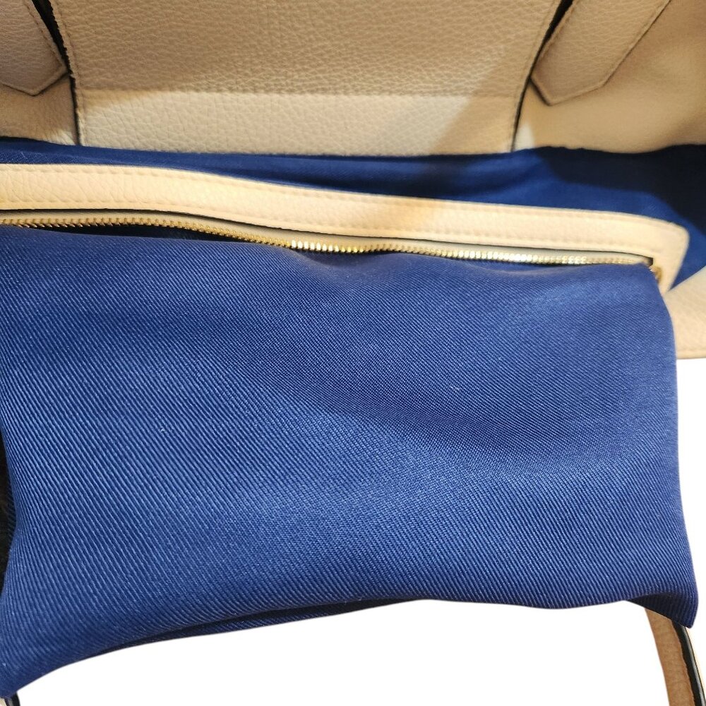 Beautiful Reed Beige and Tan Shoulder Purse - Picture 10 of 16